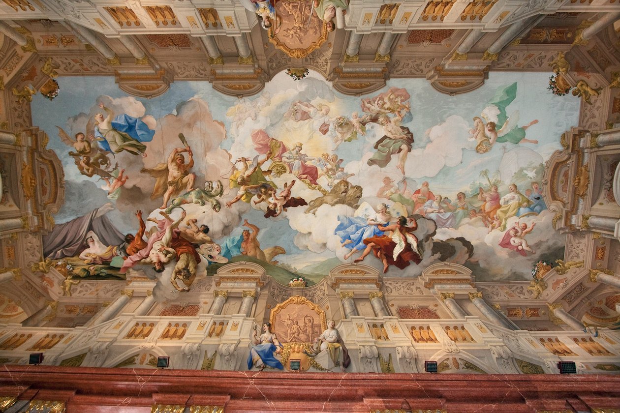 لوحة معمارية على السقف جدارية من قبل Gaetano Fant في قاعة الرخام في دير Stift Melk Benedictine ، النمسا السفلى ، النمسا بواسطة غير معروف