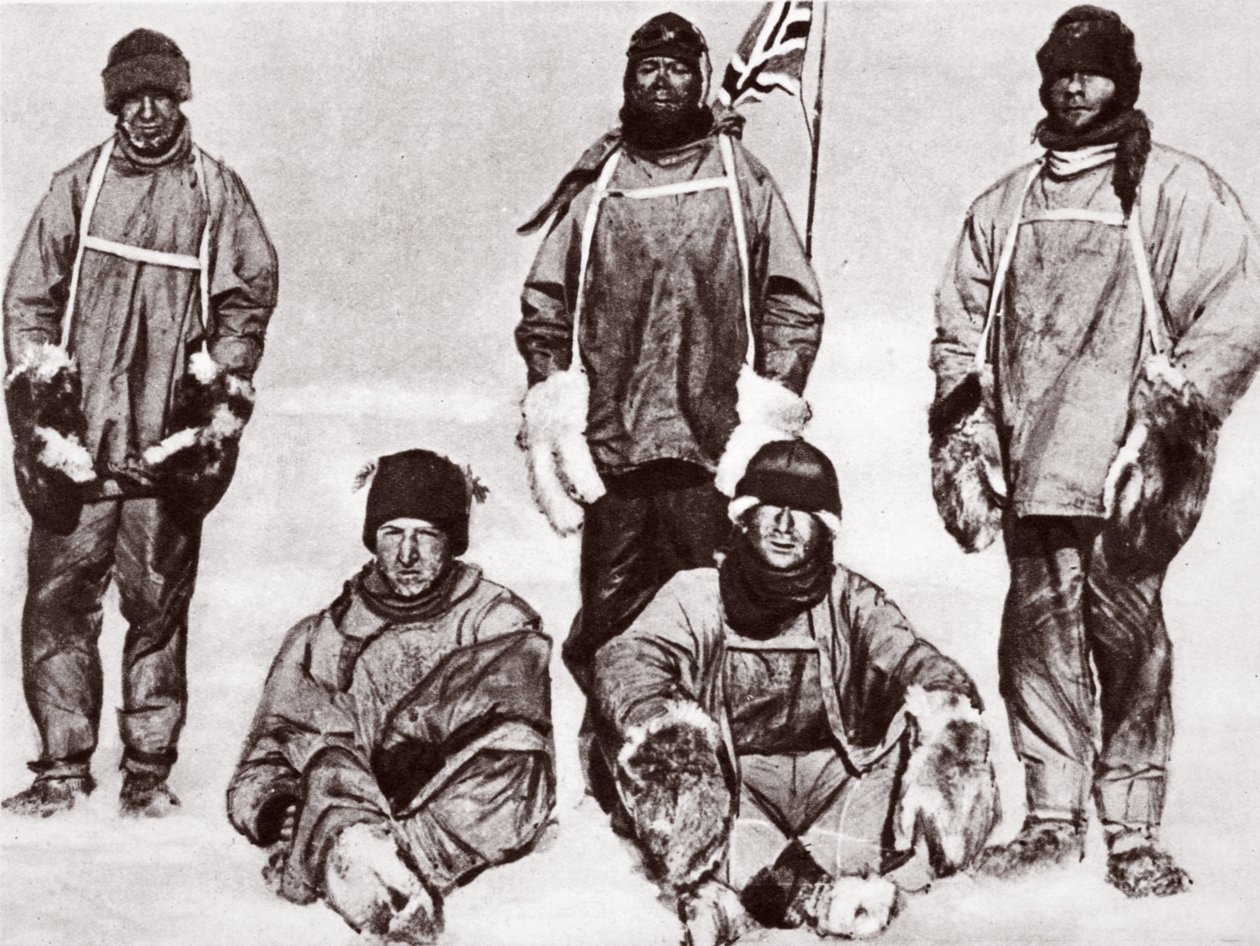 سكوت ، ويلسون ، أوتس ، باورز وإيفانز في القطب الجنوبي ، 18 يناير 1912 بواسطة مصور انجليزى