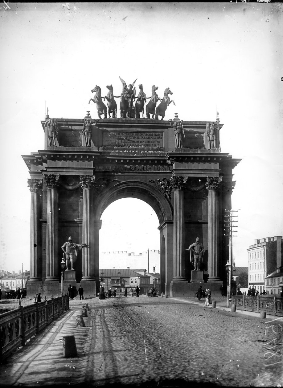 بوابة نارفا ، سانت بطرسبرغ ، 1910 بواسطة مصور روسي