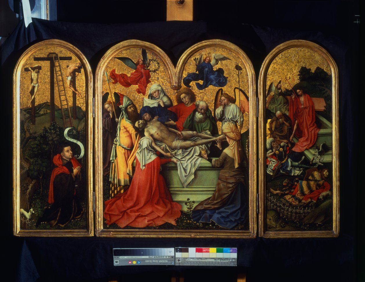 The Seilern Triptych - The Entombment, c.1425 (paint, gold leaf on panel) بواسطة ماجستير في Flémalle