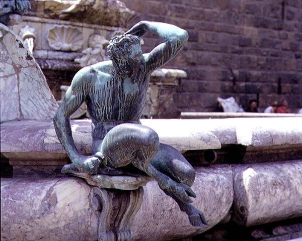 ينبوع نبتون ، تفاصيل ساتير بواسطة Giambologna
