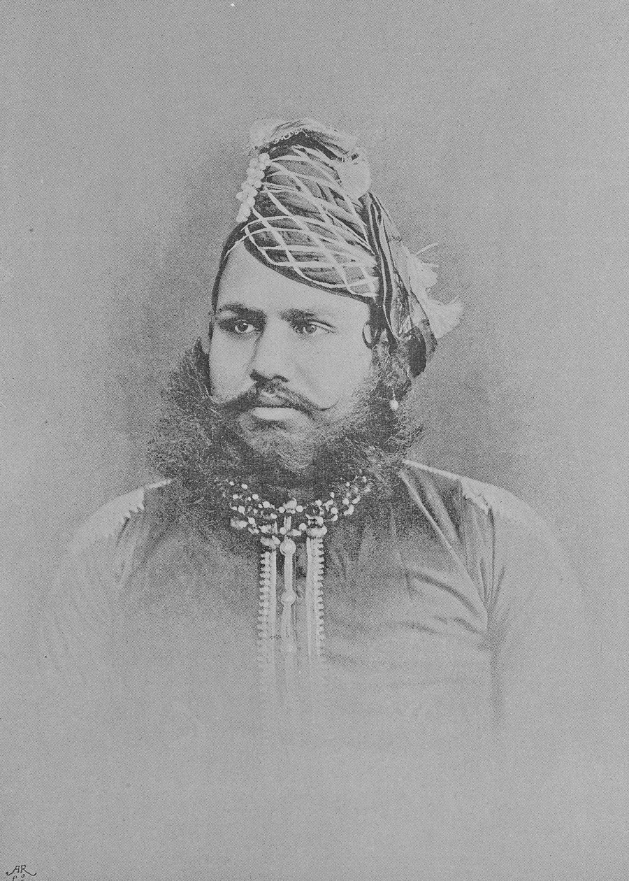  بواسطة (بعد) مصور انكليزي