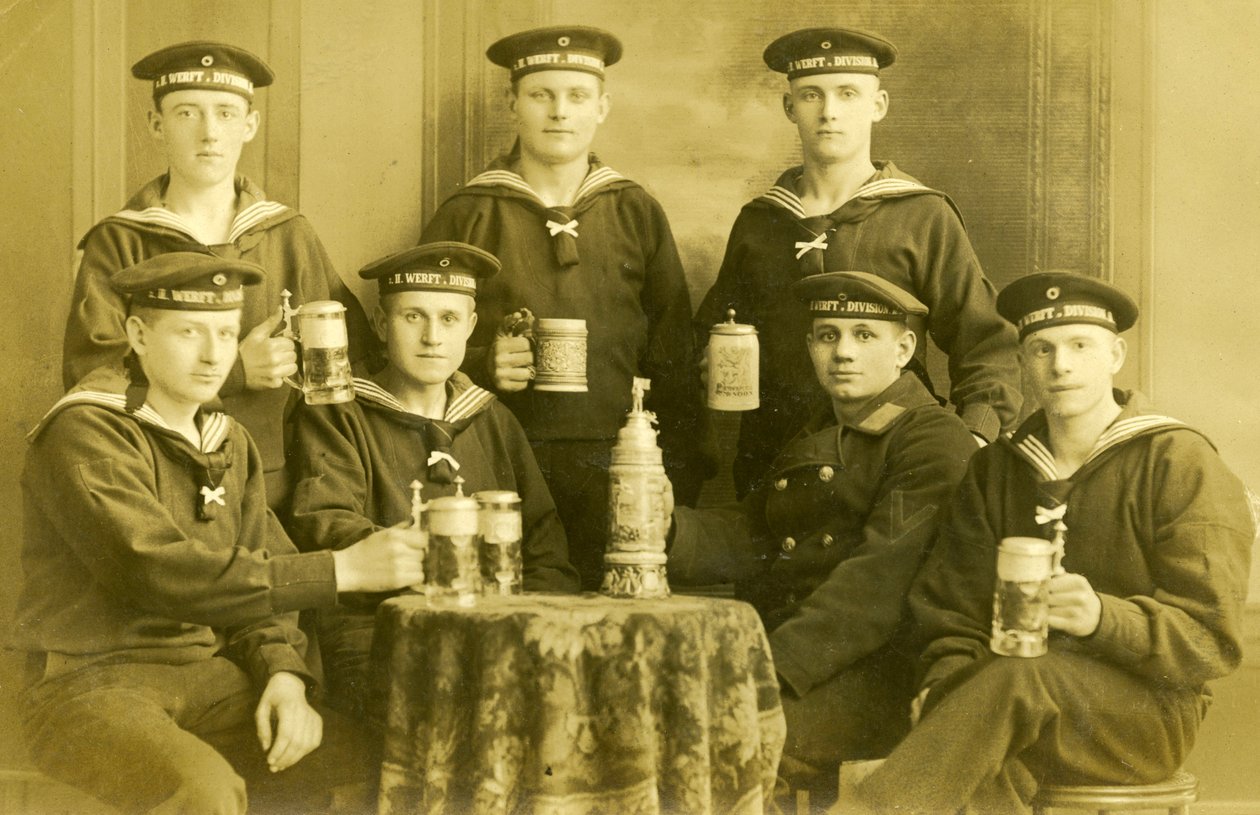 WW1 الإمبراطورية البحرية البحرية مارينرز شرب البيرة ، ج .1914 بواسطة غير معروف
