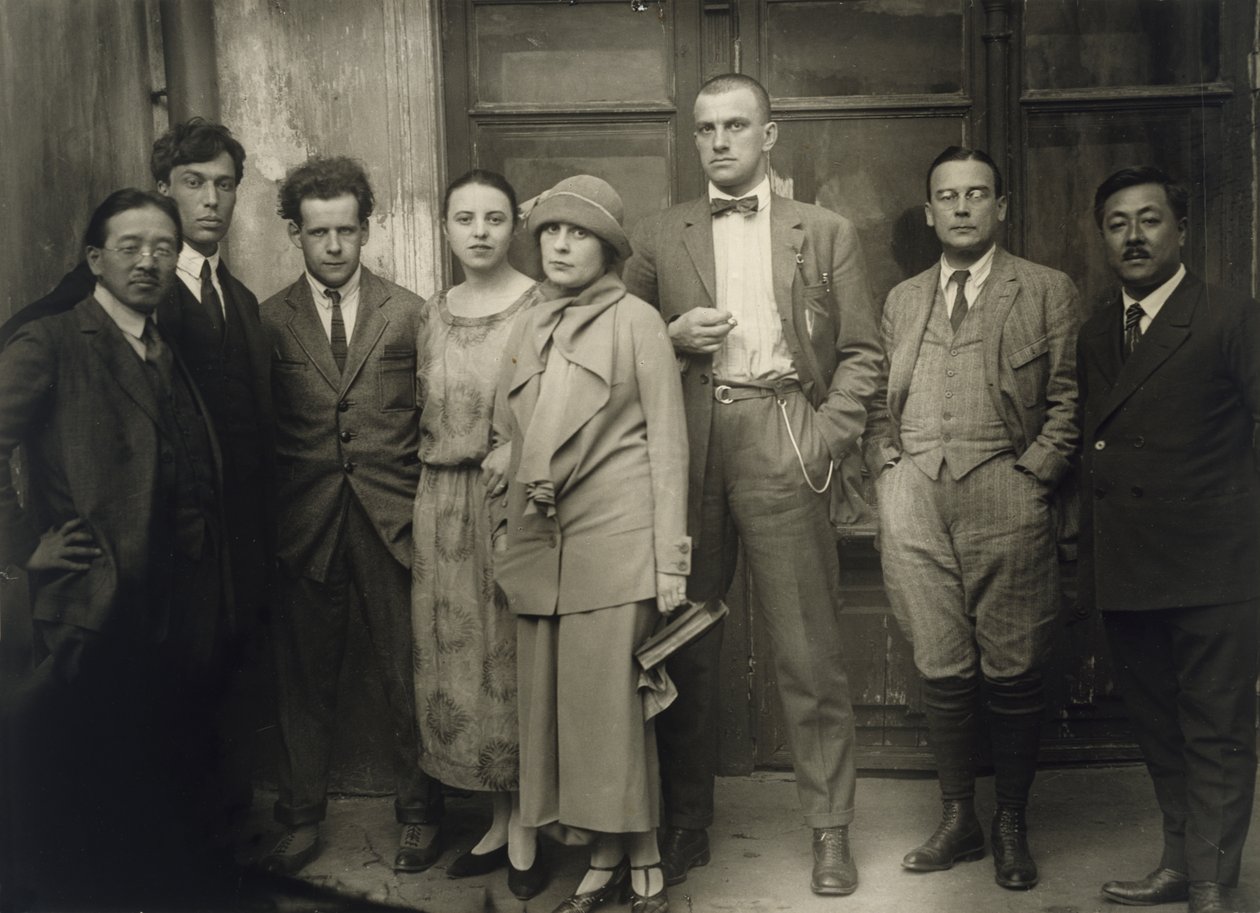صورة جماعية (Tamiji Najito و Boris Pasternak و Sergei Eisenstein و Olga Trejakova و Lili Brik و Vladimir Mayakovsky والدبلوماسي السوفيتي Voznesensky) ، موسكو ، 1924 (طباعة الجيلاتين الفضية) بواسطة غير معروف