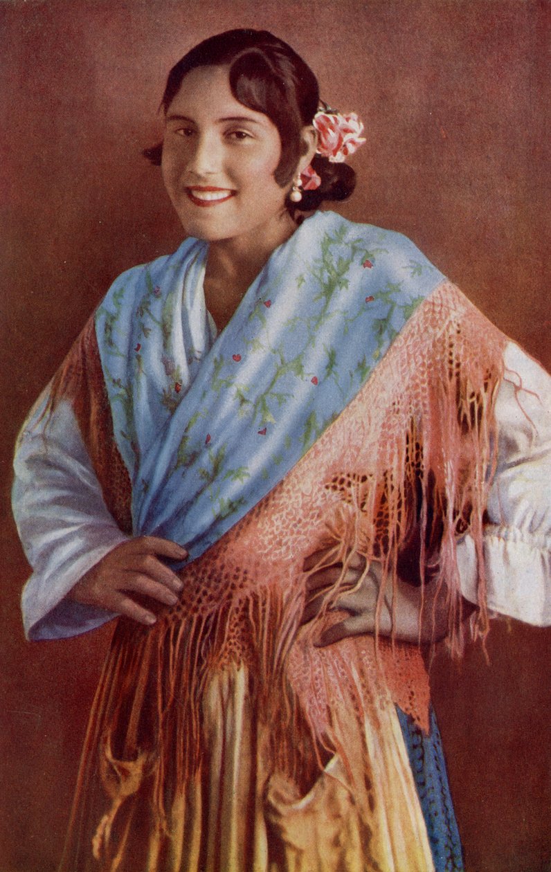 إسبانيا. Señorita الإسبانية بعيون مشرقة وابتسامة ساحرة في ثوب أنيق. 1920 بواسطة غير معروف