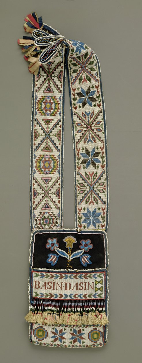 حقيبة كتف ، Chippewa ، أمريكي أصلي ، c.1850 (صوف ، غزل ، قطن وخيط ، شريط حرير وخرز زجاجي) بواسطة المدرسة الأمريكية