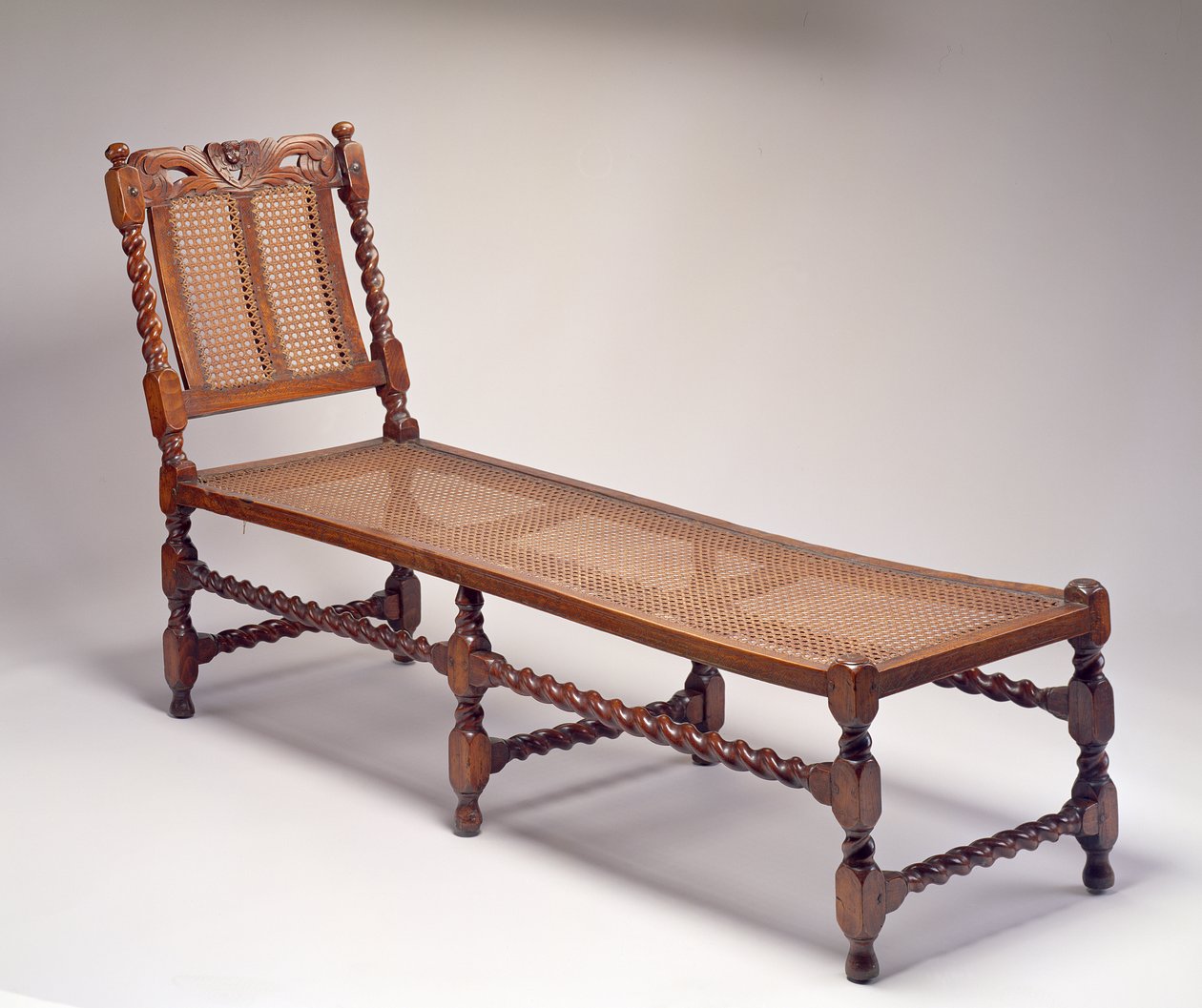 أريكة ، من لندن ، 1680-1690 (زان) بواسطة مدرسة اللغة الإنجليزية