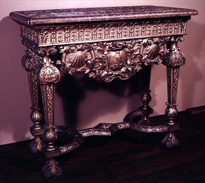 الجدول الجانبي المنسوب إلى J.Moore، c.1715 (gilt gesso) بواسطة مدرسة اللغة الإنجليزية