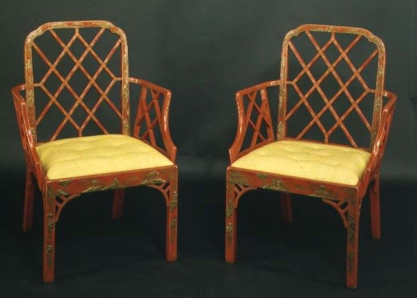 كرسيان ذراعان Chippendale صينيان ، 1760 ج (طلاء أحمر) بواسطة مدرسة اللغة الإنجليزية
