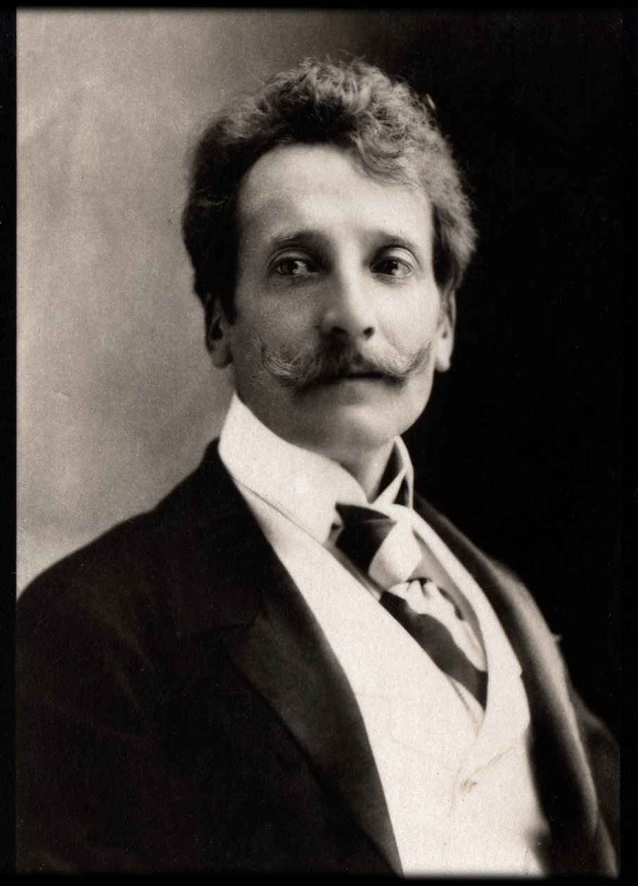 صورة لجورج رودينباخ (1855-1898) ، الشاعر والروائي البلجيكي. بواسطة مصور فرنسي