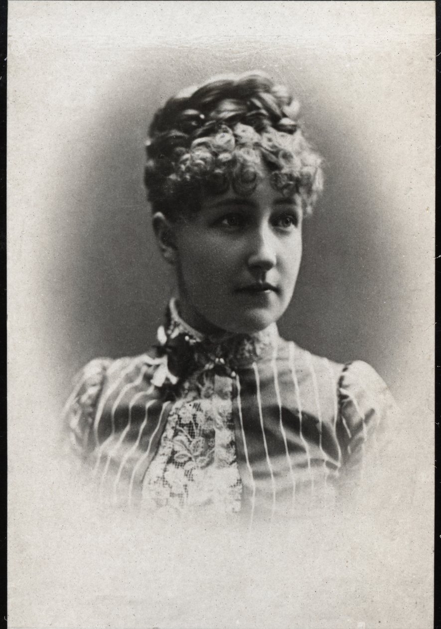 صورة الأميرة ستيفاني البلجيكية (1864-1945) بواسطة مصور فرنسي