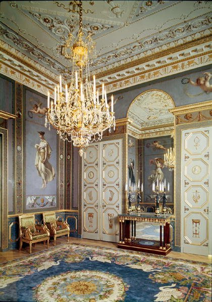 داخل صالون Musique في شقة Hortense de Beauharnais (1783-1837) 1803-10 بواسطة المدرسة الفرنسية