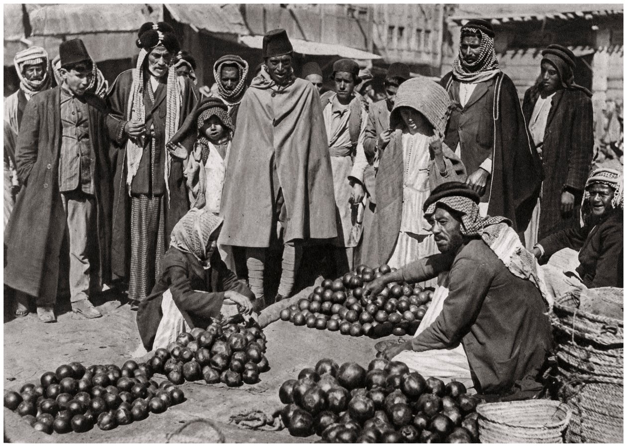 سوق الفاكهة في بغداد ، العراق ، 1925 بواسطة كريم