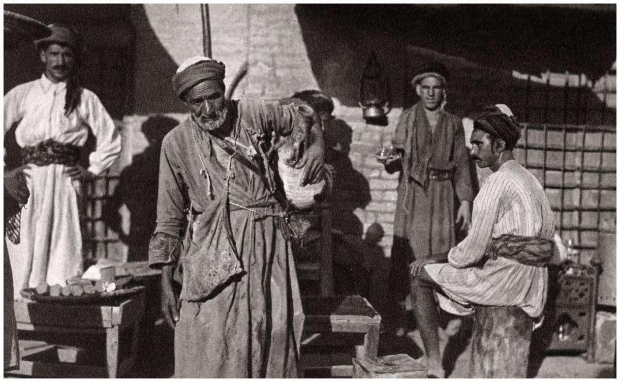 التوزيع المجاني لمياه الشرب الباردة ، العراق ، 1925 بواسطة كريم