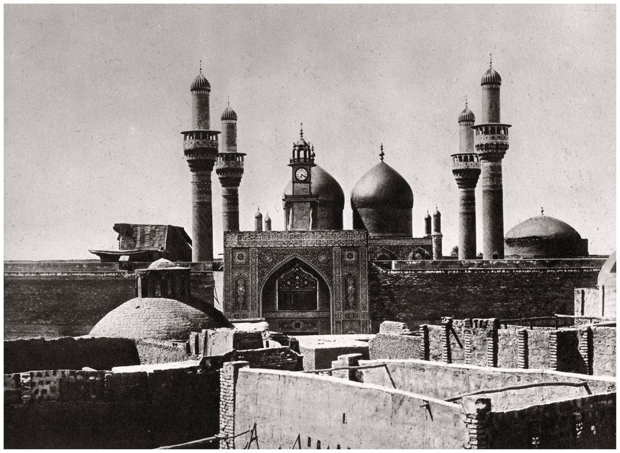 القباب والمآذن الذهبية للمسجد الكاظمية ، بغداد ، العراق ، 1925 بواسطة كريم