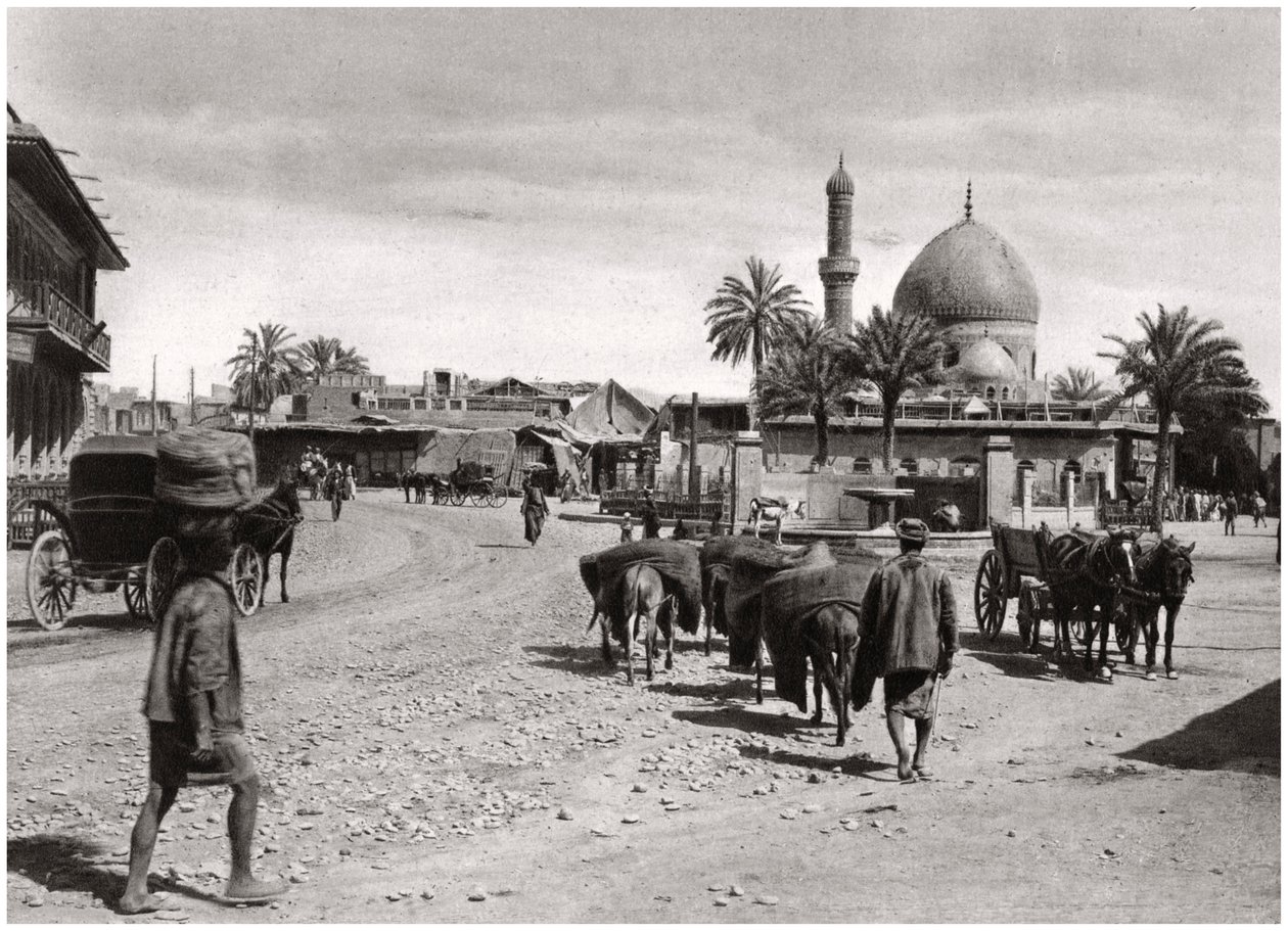 منظر لشارع من البوابة الشمالية ، بغداد ، العراق ، 1925. بواسطة كريم