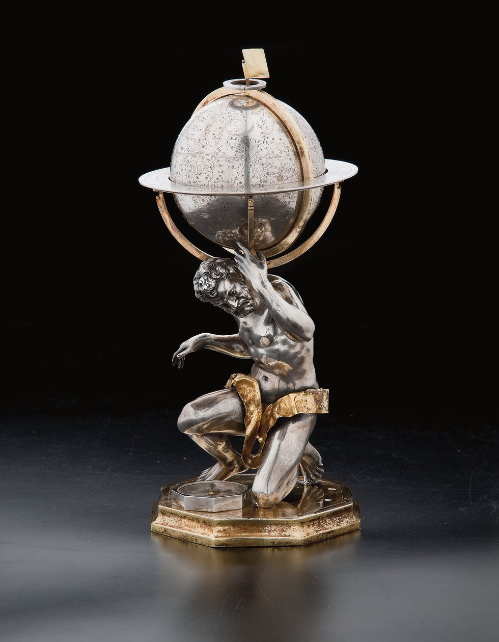 اثنين من الكرات الأرضية والسماوية استثنائية ، بدعم من هرقل وأطلس ، اوغسبورغ ، 1697-99 بواسطة إبراهيم درينتويت