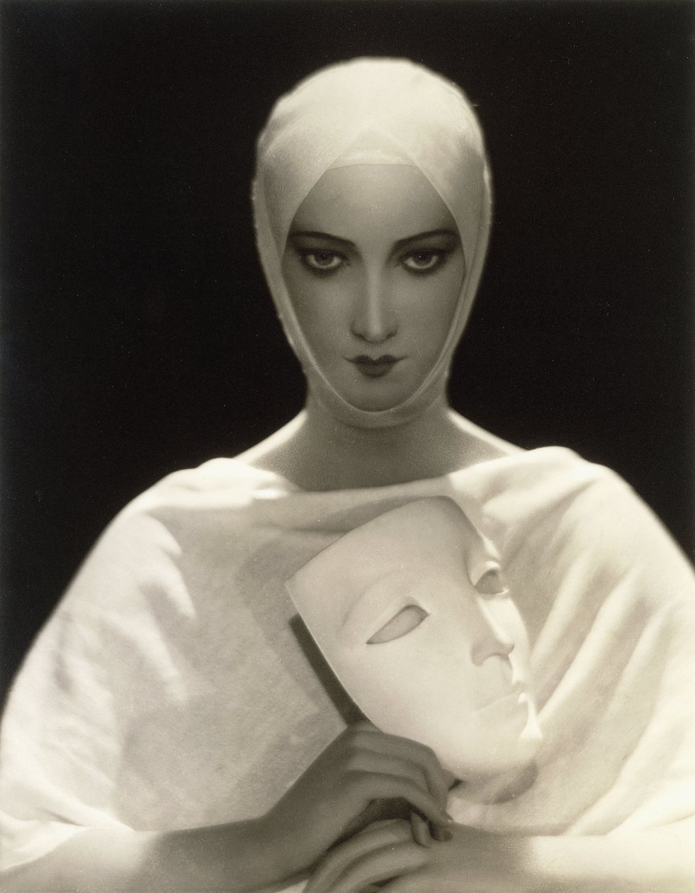 إليزابيث أردن (1920-1931) بواسطة أدولف دي ماير