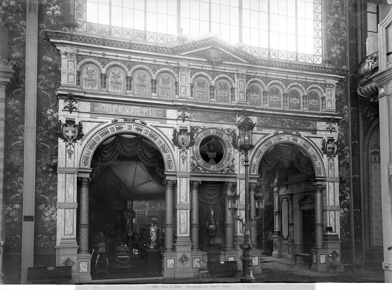 Portico of the Silversmith Pavilion في المعرض العالمي ، باريس ، 1889 (وزن الصورة) بواسطة Adolphe Giraudon
