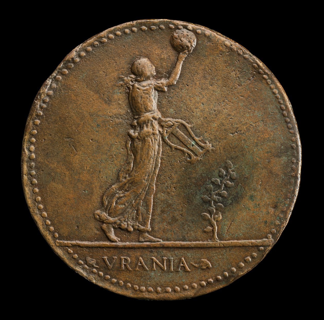 Urania يمشي إلى اليمين ، ممسكًا كرة أرضية و Lyre [عكس] ، 1488 أو بعده. بواسطة أدريانو فيورنتينو