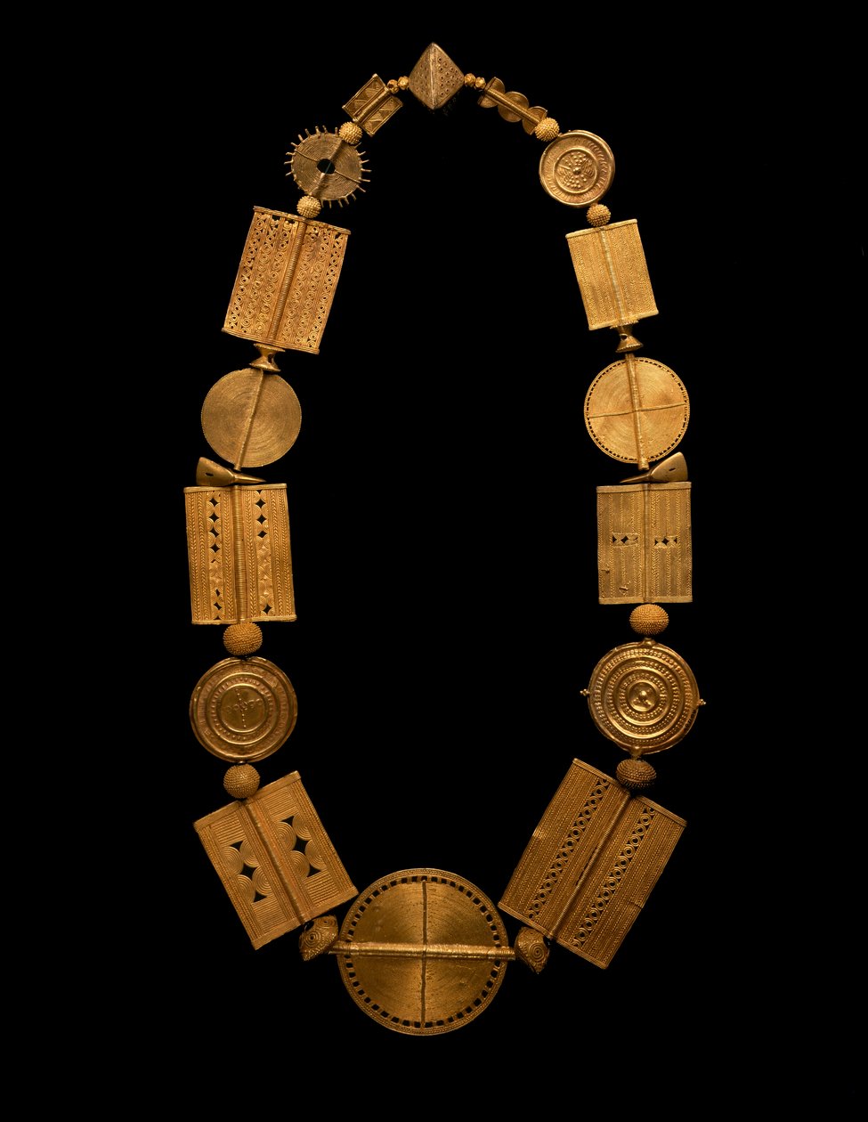 قلادة ، غانا ، c.1900 (ذهب) بواسطة مدرسة اكان