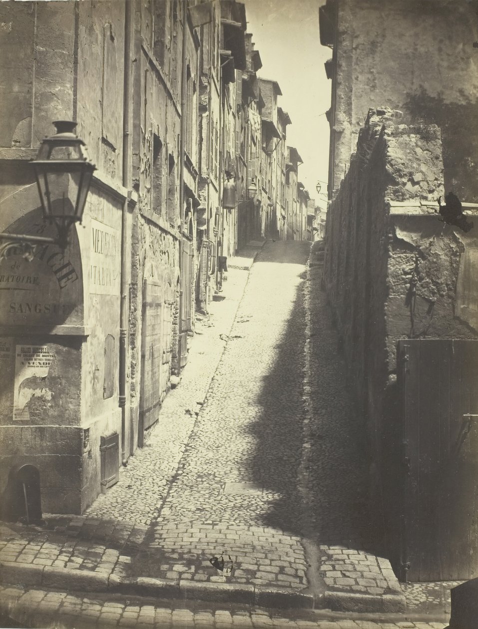 Rue des Grands Carmes ، منظر مأخوذ من شارع Ste. مارثا ، ١٨٦٢. بواسطة ألبرت تيريس
