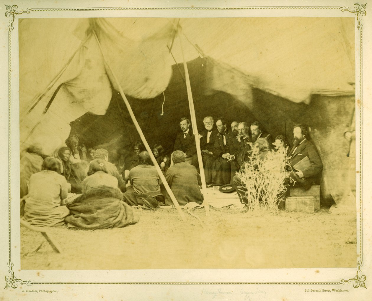 المفوضين في المجلس مع Arapahoes و Cheyennes ، 1868 (طبعة زخرفية) بواسطة الكسندر جاردنر