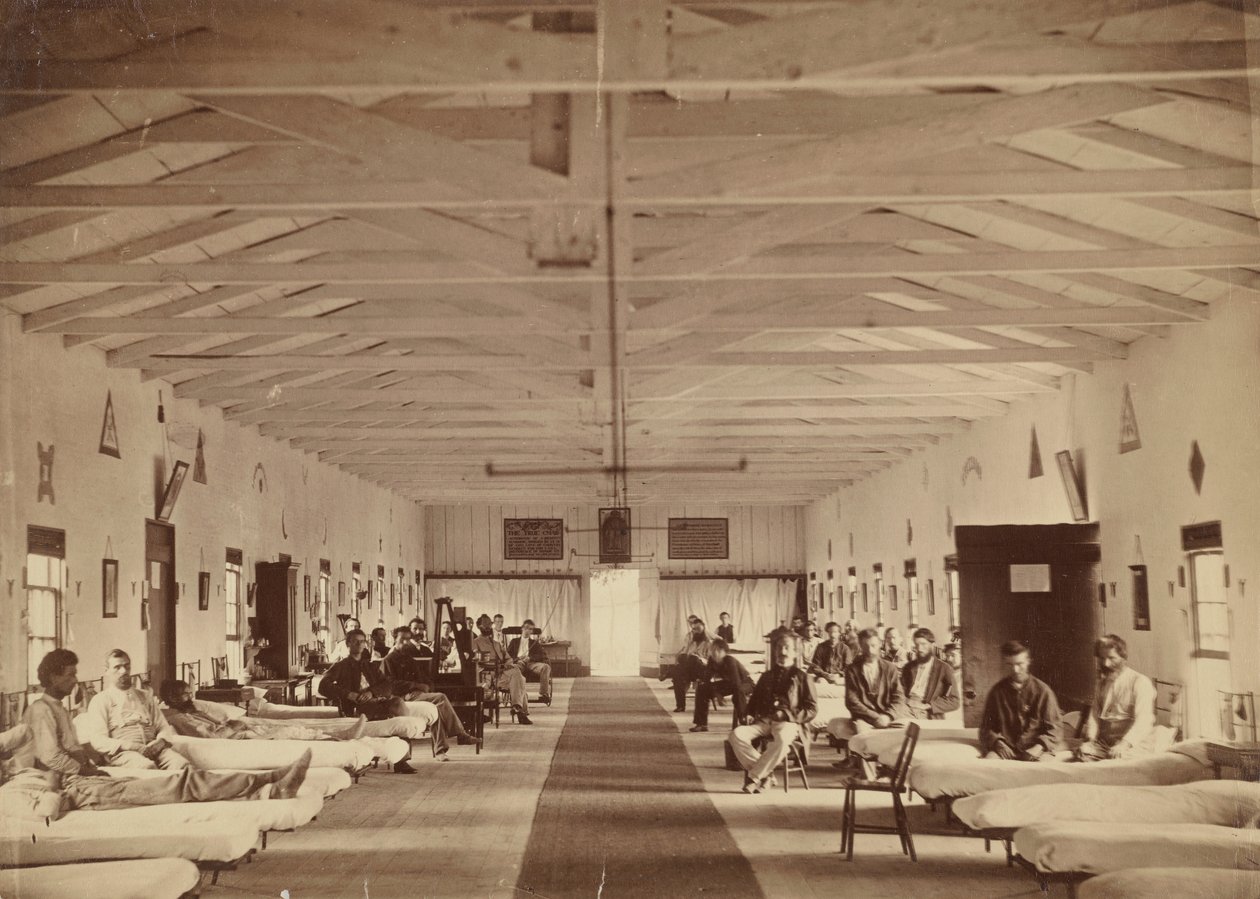 مستشفى Armory Square ، داخل Ward K ، كاليفورنيا. 1863. بواسطة الكسندر جاردنر.