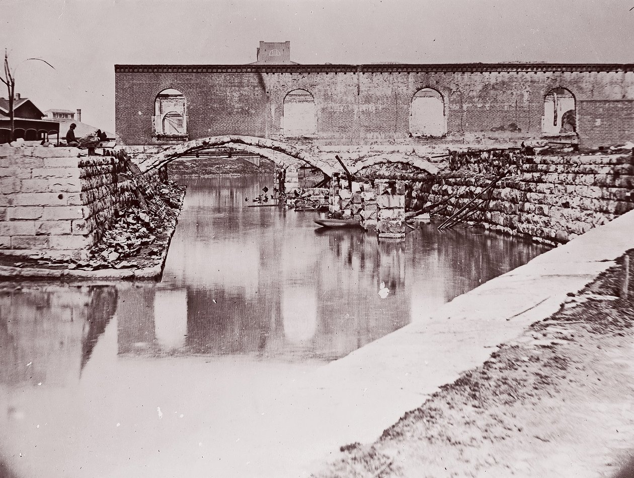 أطلال بالقرب من حوض القناة ، ريتشموند ، 1865. بواسطة الكسندر جاردنر