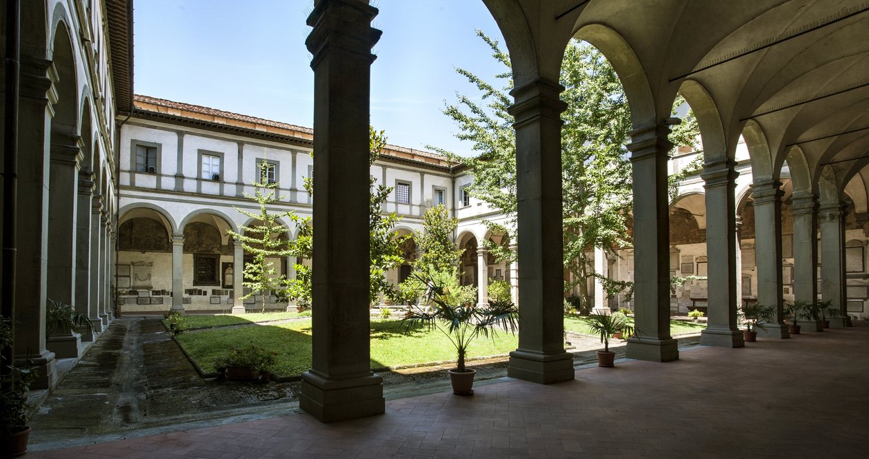 العمارة: منظر لدير الموتى (chiostro dei Morti ، الدير الميت) كنيسة الروح القدس (Basilica di santo Spirito) إيطاليا بواسطة ألفونسو الأصغر (Attr. To) Parigi