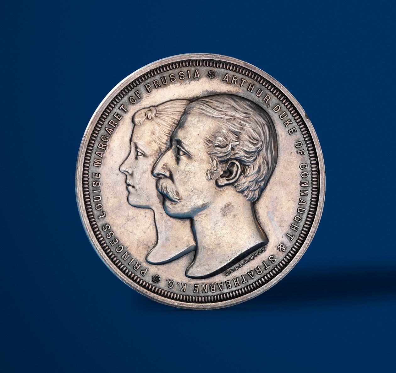 ميدالية ذكرى زواج دوق كونوت والأميرة لويز بروسيا ، 1879 (مقابل 419674) بواسطة ألفريد وويون ، جوزيف شيبارد ويون