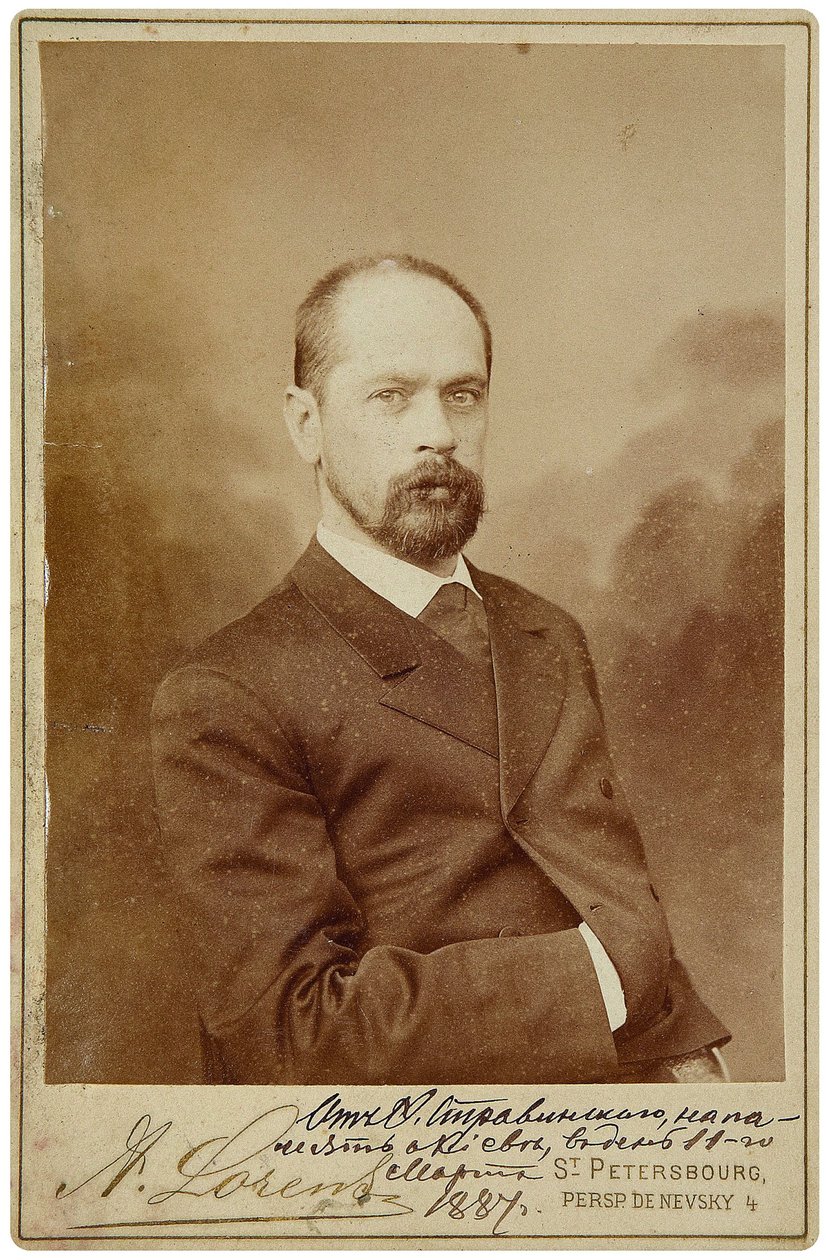 فيودور سترافينسكي (1843-1902) - صورة لمغني أوبرا الباس فيودور إغناتيفيتش سترافينسكي (1843-1902) - استوديو الصور في بطرسبرغ ألفريد لورينز. تصوير بواسطة ألفريد لورينز
