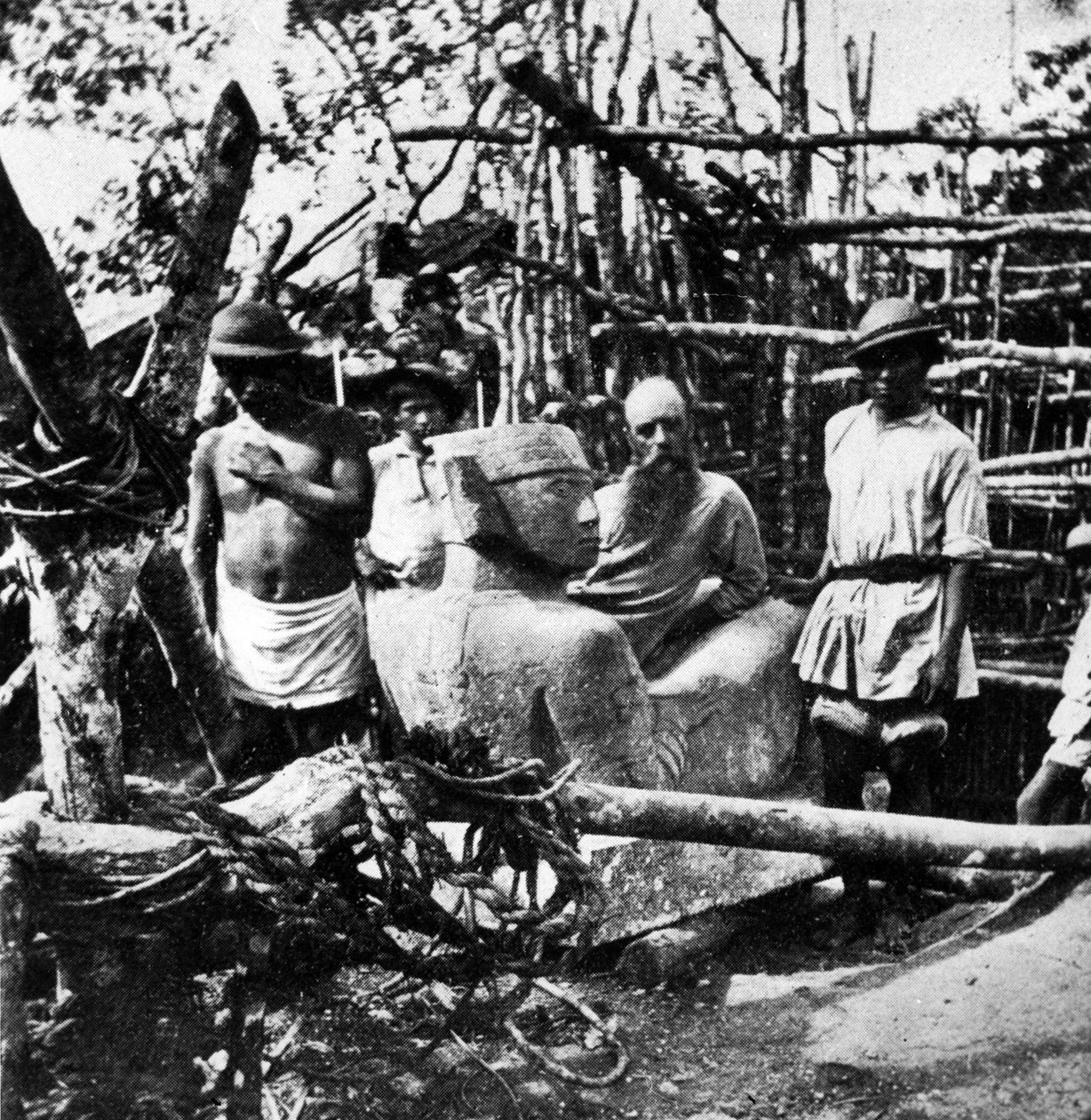أغسطس Le Plongeon في تشيتشن إيتزا ، 1875 (صور من وزن الجسم) بواسطة أليس دي لو بلونجون