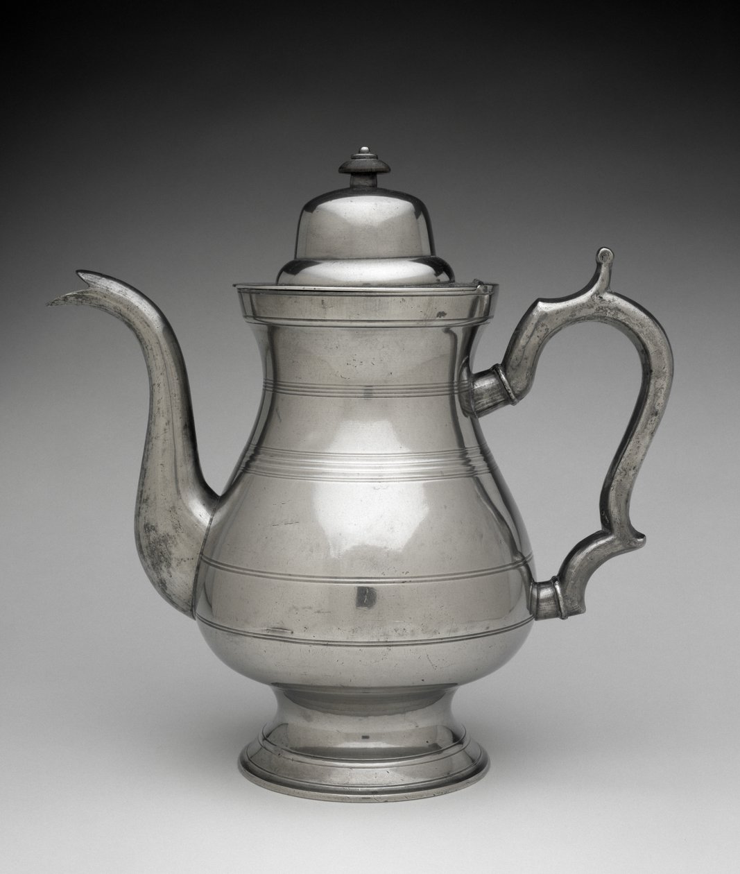 إبريق الشاي ، ج. 1829-1842 (معدن بريتانيا) بواسطة ألين بورتر