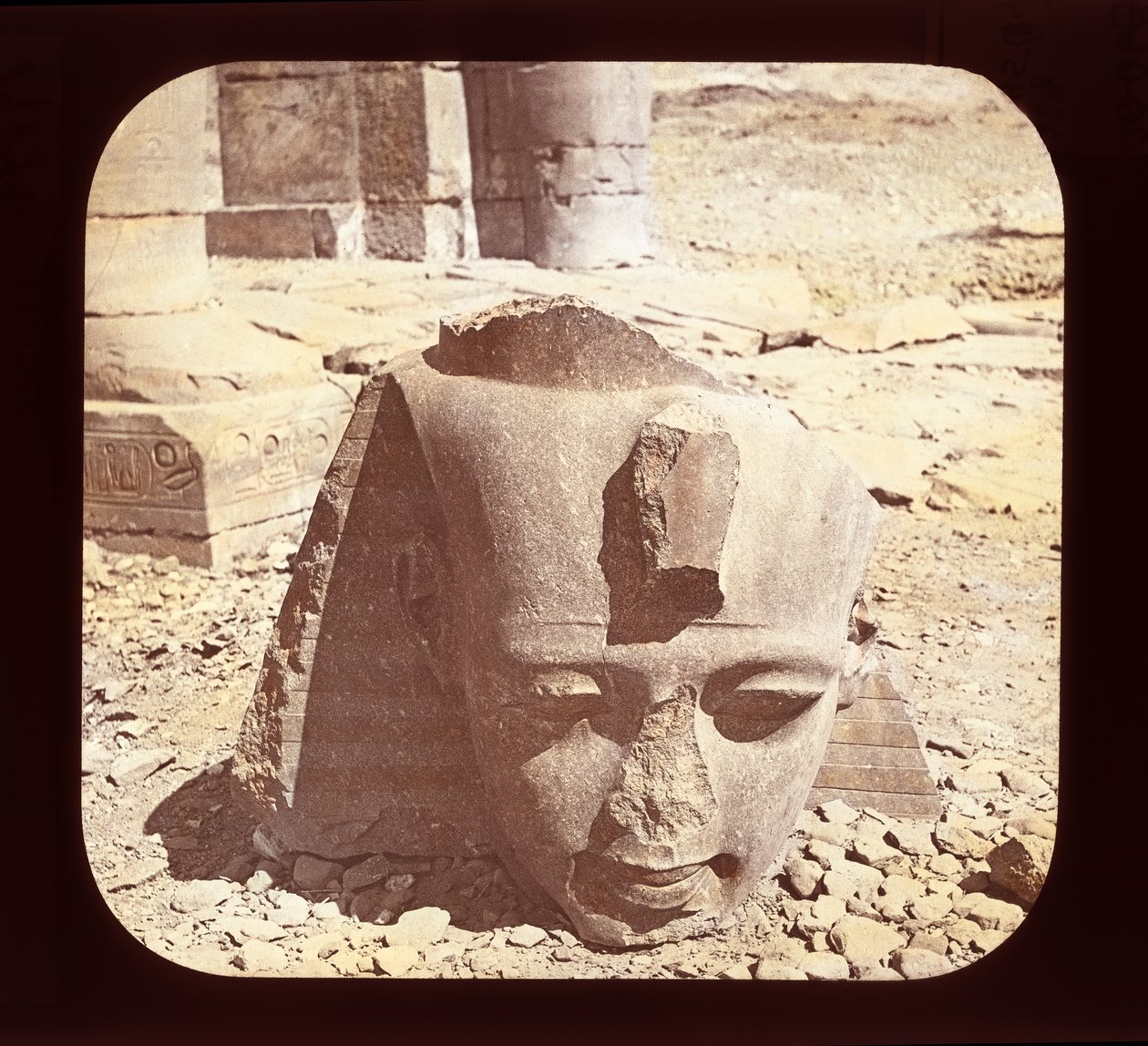 مصر - رمسيس ، رأس عملاق رمسيس الثاني ، طيبة (شريحة الفانوس) بواسطة مصور أمريكي