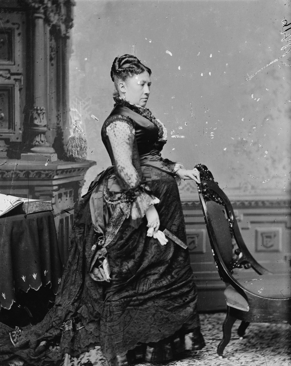 السيدة US Grant ، 1870-1880 بواسطة مصور أمريكي