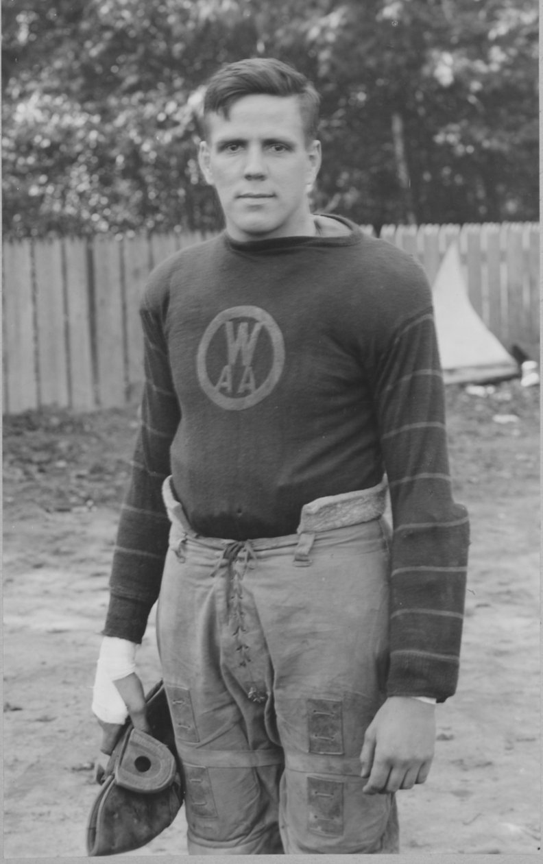 فريمان ، مدرب مساعد ، فريق كرة القدم Westinghouse Athletic Association ، 1923 بواسطة مصور أمريكي