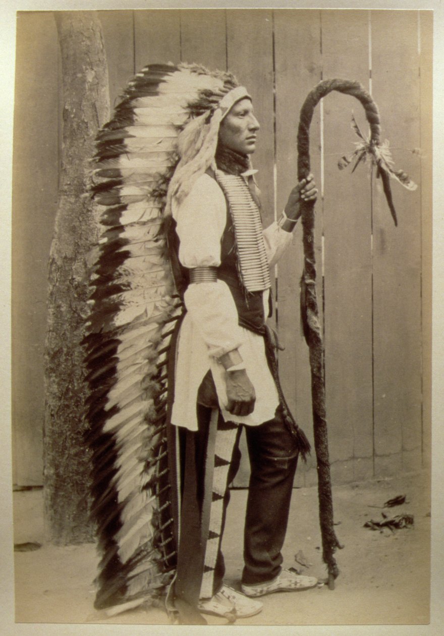 صورة لأميركي أصلي من بافالو بيلز وايلد ويست ، 1889 بواسطة مصور أمريكي