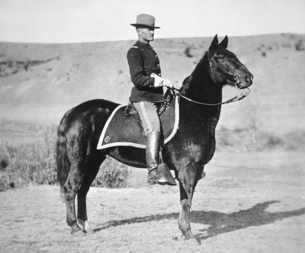 2nd Lieutenant John J. Pershing (1860-1948) 6th US Cavalry Regiment بواسطة مصور أمريكي