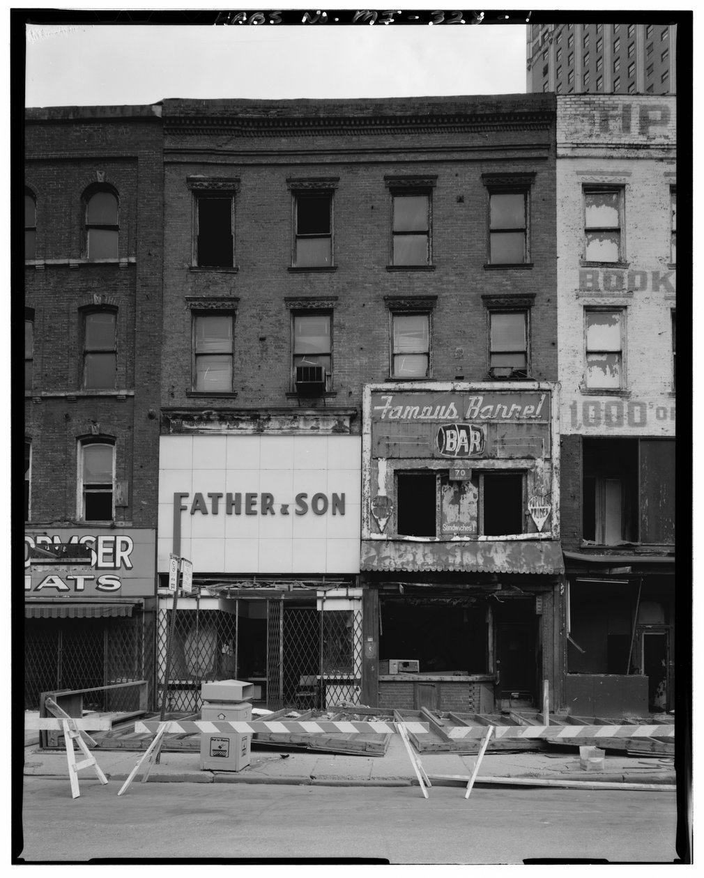 70-72 Monroe Avenue (Commercial Building)، Detroit، Michigan (b / w photo) بواسطة مصور أمريكي