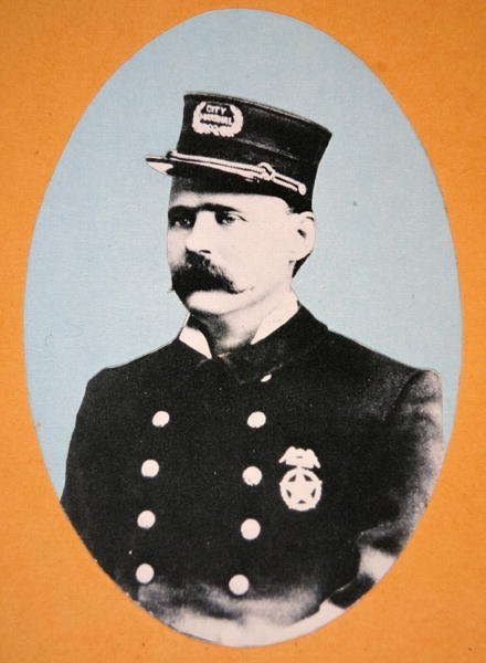 بن طومسون (1842-184) حوالي 1881 (صورة بالأبيض والأسود) بواسطة مصور أمريكي