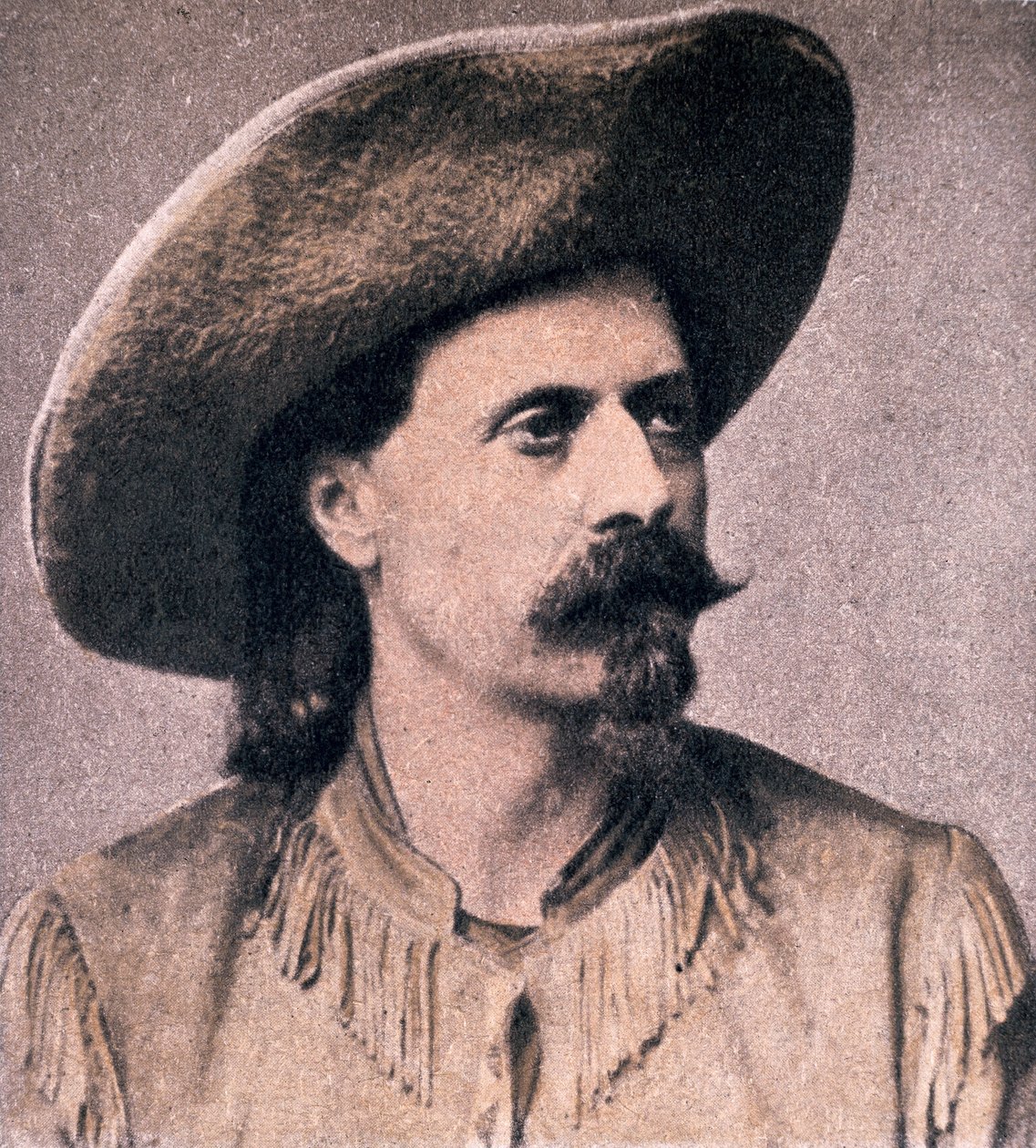 بوفالو بيل كودي (1846-1917) في أيامه الحدودية المبكرة (صورة بالأبيض والأسود) بواسطة مصور أمريكي