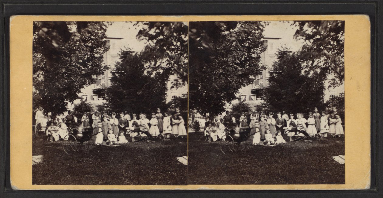 الأطفال والملعب ، مجتمع أونيدا ، ولاية نيويورك ، حوالي 1870 (صورة بالأبيض والأسود) بواسطة مصور أمريكي