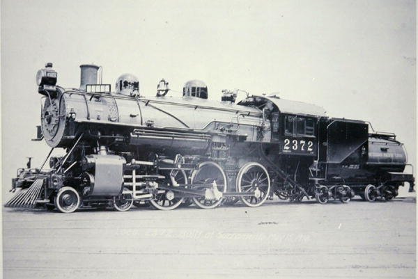 المحرك 2372 فئة T-32 من خط سكة حديد جنوب المحيط الهادئ (b / w photo) بواسطة مصور أمريكي