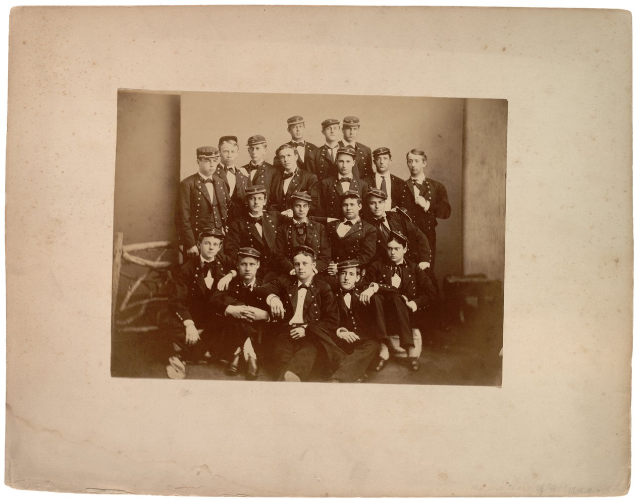 Hagers Class of 61 19 in number، c.1870 (بني داكن) بواسطة مصور أمريكي