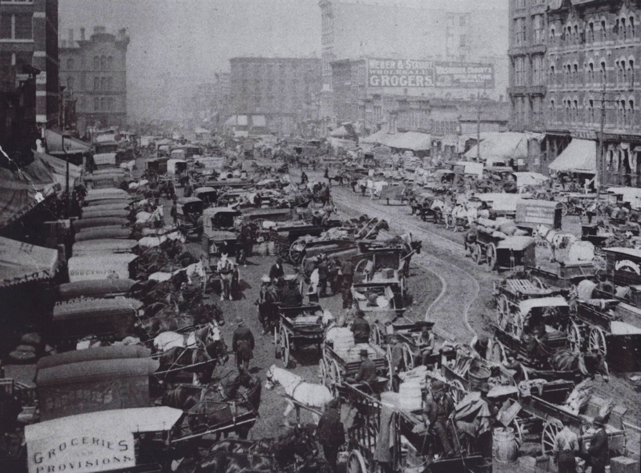 Haymarket Square packed with horse-drawn carriages, Chicago بواسطة مصور أمريكي
