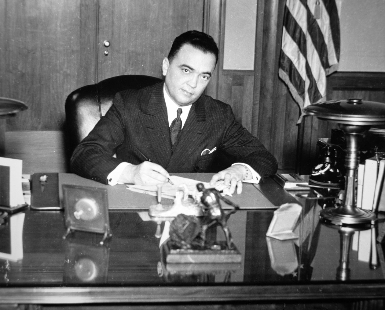 J. Edgar Hoover (1895-1972) 1935 (b/w photo) بواسطة مصور أمريكي