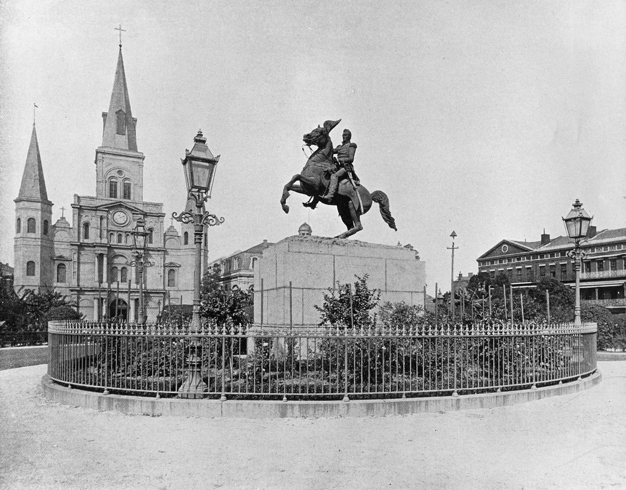 Jackson Square, New Orleans, c.1890 (b/w photo) بواسطة مصور أمريكي