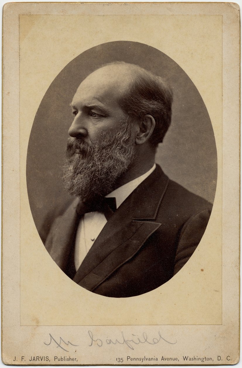 جيمس أبرام جارفيلد (1831-1881) ، الرئيس العشرون للولايات المتحدة الأمريكية ، تصوير جيه. إف جارفيس ، واشنطن العاصمة (صورة زخرفية) بواسطة مصور أمريكي