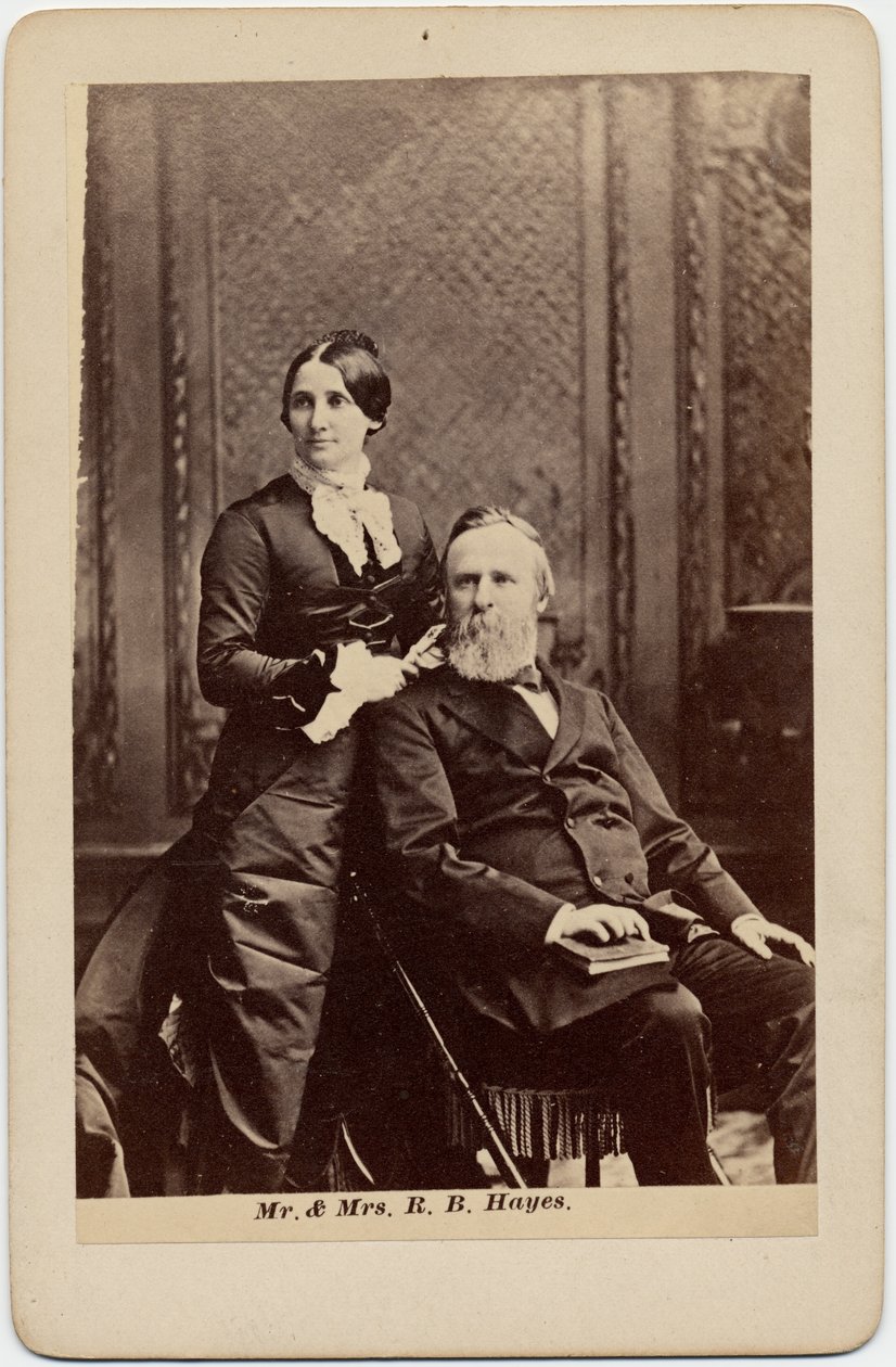 رذرفورد بيرشارد هايس (1822-1893) ، الرئيس التاسع عشر للولايات المتحدة الأمريكية ، ولوسي وير ويب هايز (1831-1889) ، زوجته (صورة زخرفية) بواسطة مصور أمريكي